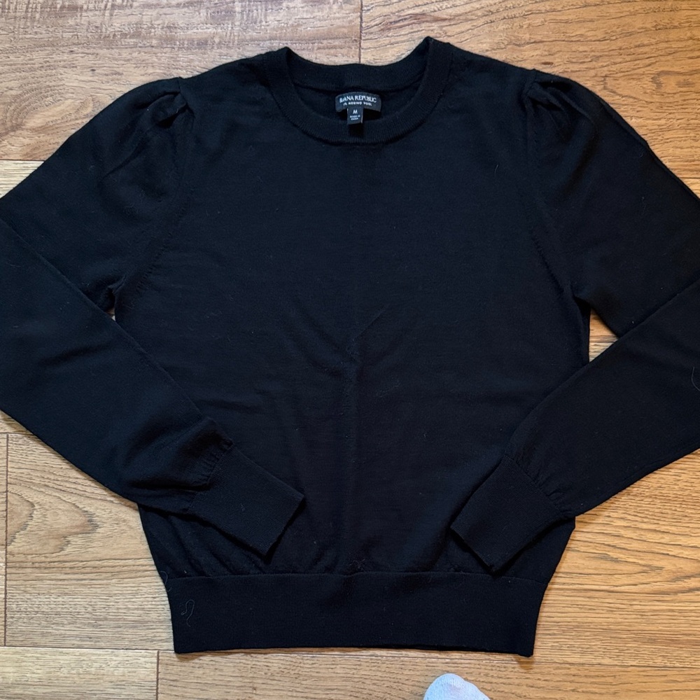 Banana Republic Women’s Black Crewneck Pullover Sweater 100% Merino Wool
